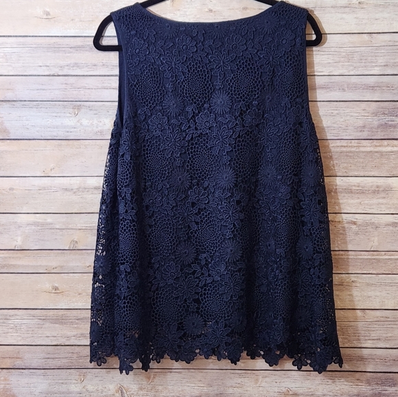 NWOT Beautiful Navy Lace Top - Picture 2 of 4